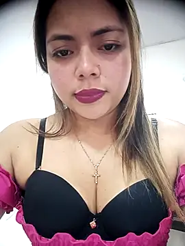 Webcam Model (Yelii_)  is live.Free join now!