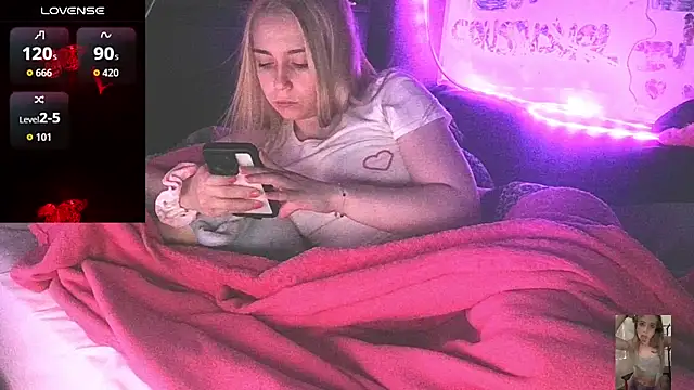 Blondiewithanass