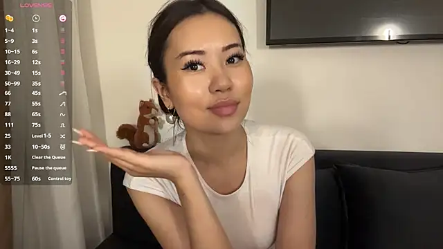 Ur_neighbor_Kira