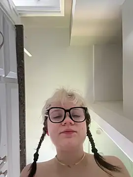 Cutiepiespanks's live cam