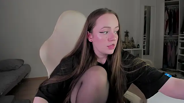 WalkingGirl webcam
