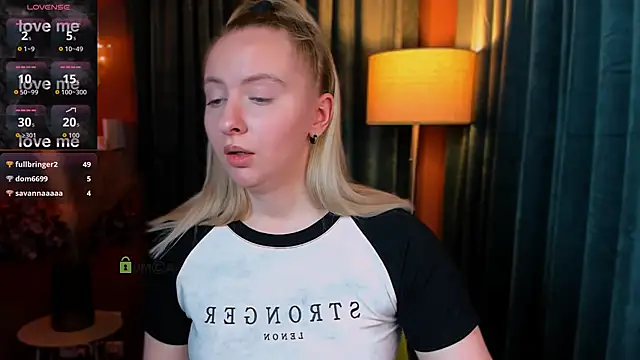 mila_glow1 webcam