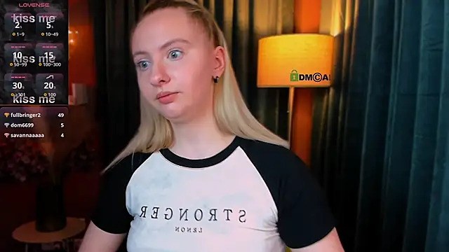 mila_glow1 webcam