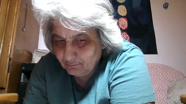 ExquisiteMature webcam