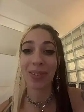 Webcam Model (StonerWitch6)  is live.Free join now!
