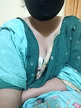 Webcam Model (Sravvi499)  is live.Free join now!
