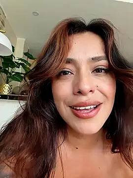 Webcam Model (foxxy_lover)  is live.Free join now!