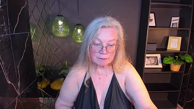 natalimellow (Ask my age) - Dance in underwear -