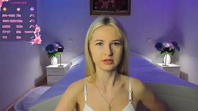 julie_blaze - Julie_Blaze's free webcam - UK Sex Cams