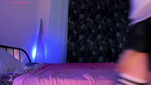 Watch AnnexedPistol live on EroticFlix - High definition streams