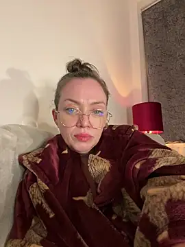 Webcam Model (FemDom_RubyKnightXXO)  is live.Free join now!
