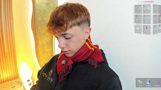 tomy_rox (M young) - SEXY ASS SHOW WITH TONGUE