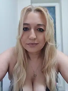Webcam Model (LexaVelure)  is live.Free join now!