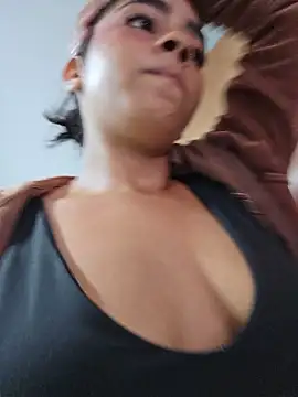 milu_luthor (F teen) - TOY ON MY CLIT x10min + plug anal 🌸