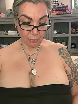 dieseldame1313 - Dieseldame1313's free webcam - UK Sex Cams