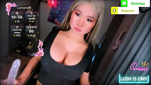 xBigSurpriseLorainex live sex cam