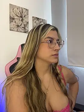Webcam Model (Issabela_G1)  is live.Free join now!