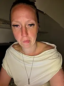 Webcam Model (SweetGermanAlina)  is live.Free join now!