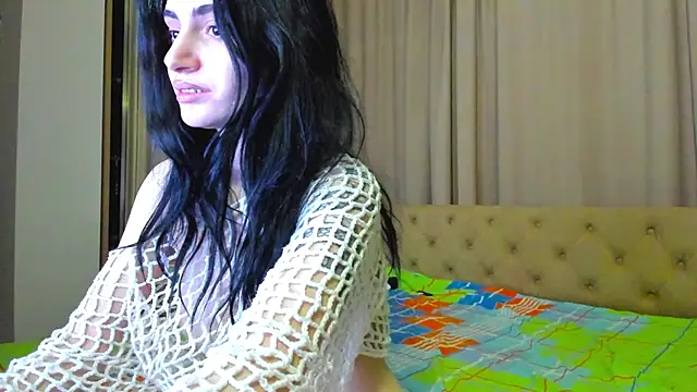 lesyalisss - Lesyalisss's free webcam - UK Sex Cams