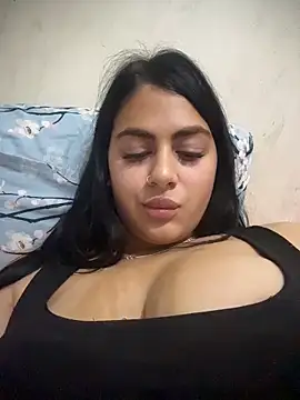 Webcam Model (LilyLovell)  is live.Free join now!
