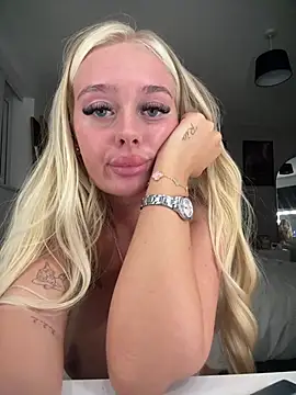 Webcam Model (Vanillaheavennn)  is live.Free join now!