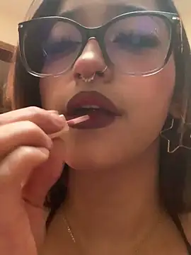 lilithmonette (Ask my age) - My friend fuck me with her fingers