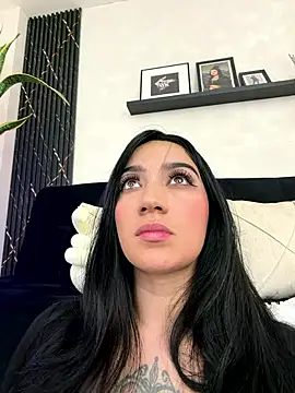 EmmyEvans1 live sex cam