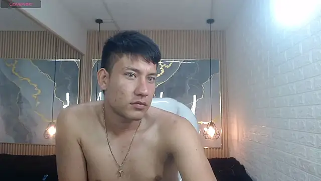 DominantBoy4 live sex cam