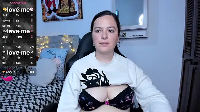 angelaagomez (F young) - tits
