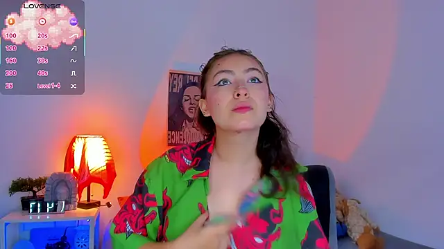 marietaylor_ (F teen) - PLAY WITH MY NAKED BOOBS