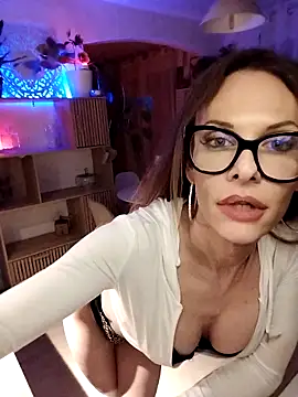 Model: Luna_Kitanna