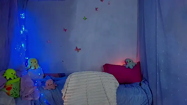yourlizzydoll (F young) - topless+oil tits 2 min