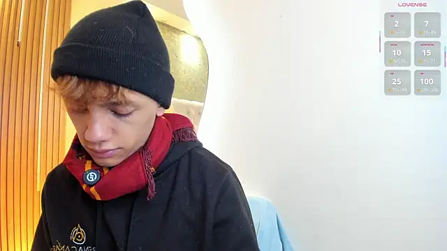 tomy_rox (M young) - SEXY ASS SHOW WITH TONGUE