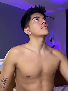 Watch OnlySantty live on EroticFlix - High definition streams