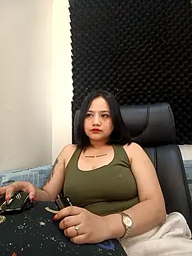 Watch lexi_harper live on EroticFlix - High definition streams