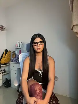 Watch JassmineLove live on EroticFlix - High definition streams