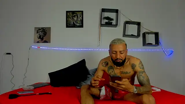 sophia_milton live sex cam