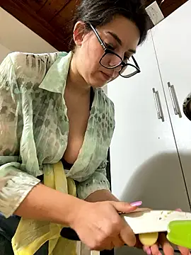 Watch NadiraNoor live on EroticFlix - High definition streams