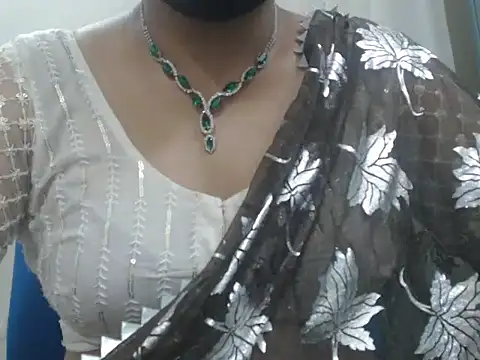 lovely_siri_23 - Lovely_Siri_23's free webcam - UK Sex Cams