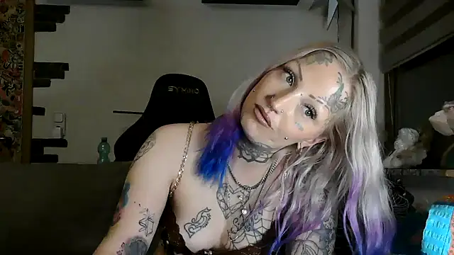 Watch RoxxyInk live on EroticFlix - High definition streams