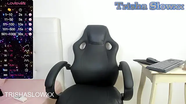 TRISHASLOWXX webcam