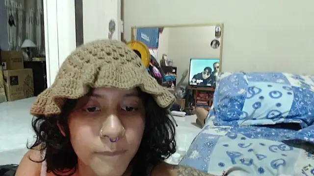 AlinaWoolf_ webcam