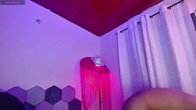Horny_tgn live sex cam