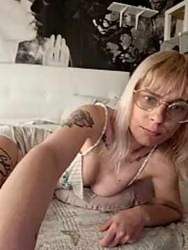 marikawild93 (F young) - soddisfa la tua Regina 👑