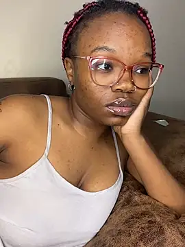 Webcam Model (YummyMelanin117)  is live.Free join now!
