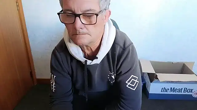 Watch daddy_man live on EroticFlix - High definition streams
