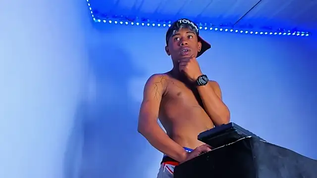 Watch yoendris_boy live on EroticFlix - High definition streams