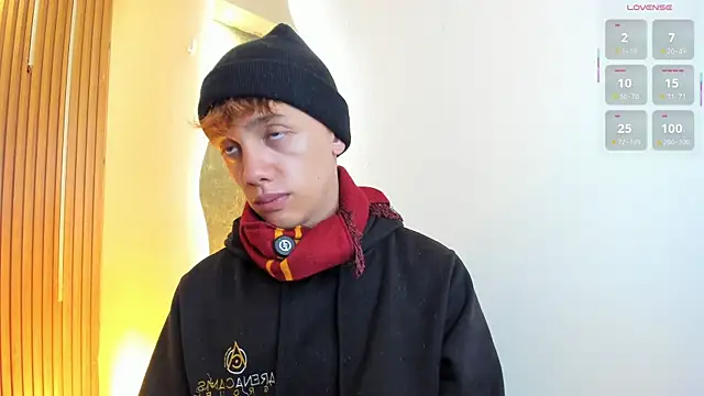 tomy_rox (M young) - SEXY ASS SHOW WITH TONGUE