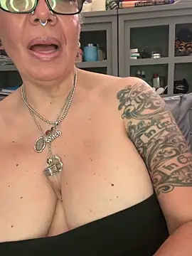 Webcam Model (dieseldame1313)  is live.Free join now!