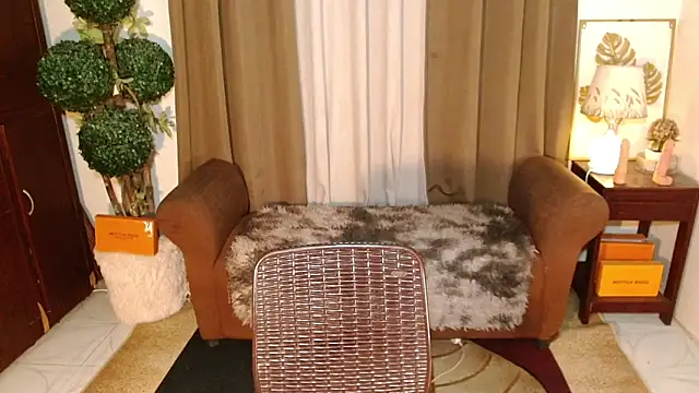Watch MouthWatering_Ayesha live on EroticFlix - High definition streams